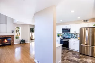 Photo #4: OC23230341 Listing 