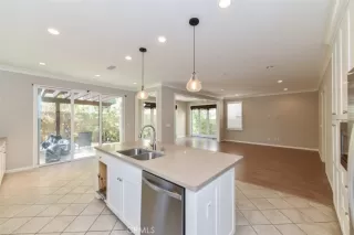 Photo #4: OC23230564 Listing 