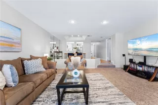 Photo #5: OC23230649 Listing