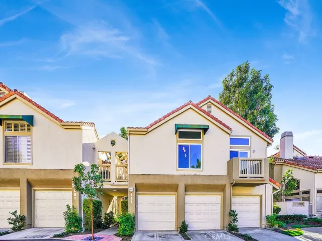 MLS: OC23230907 Condo For Sale