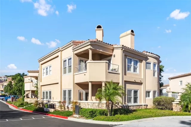 MLS: OC23230955 Condo For Sale