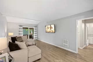 Photo #2: OC23231074 Listing