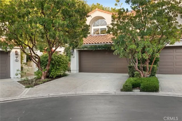 MLS: OC23231085 Condo For Sale