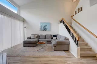 Photo #5: OC23231129 Listing 