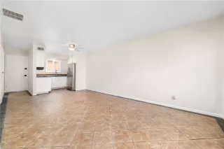 Photo #6: OC23231194 Listing 