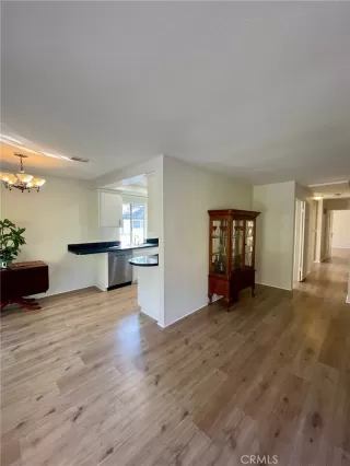 Photo #6: OC23231304 Listing 