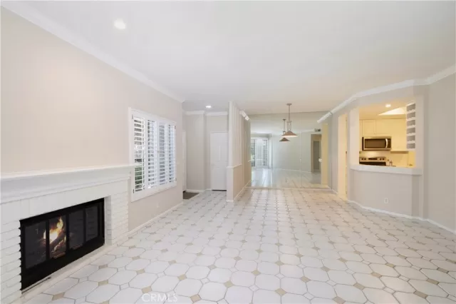 MLS: OC23231434 Condo For Sale