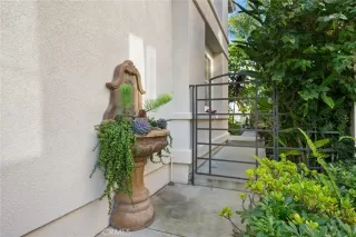 Photo #3: OC23231565 Listing