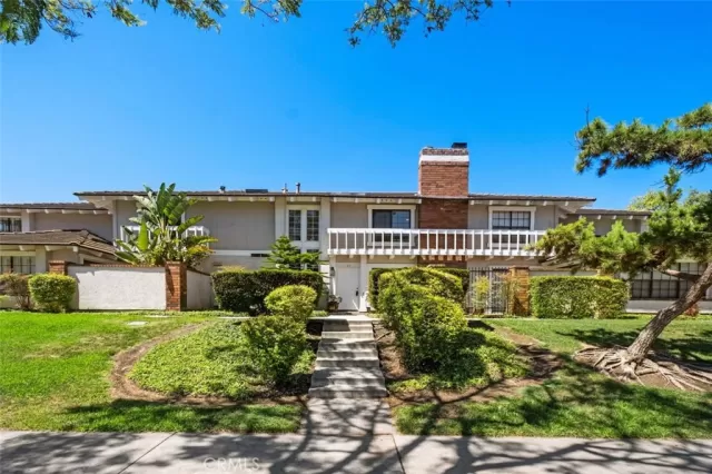 MLS: OC24001128 Condo For Sale