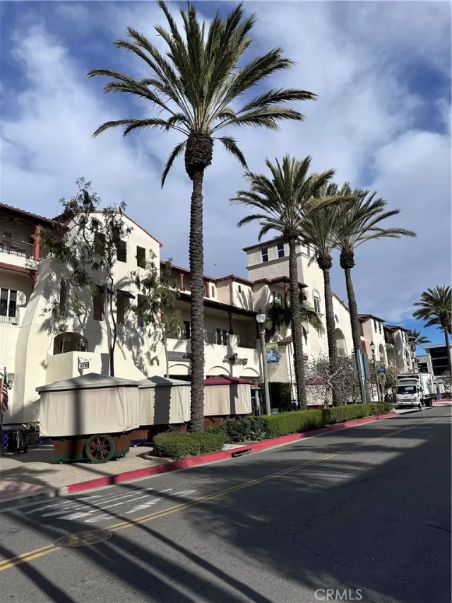 MLS: OC24002039 Condo For Sale