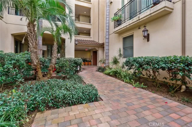 MLS: OC24002218 Condo For Sale