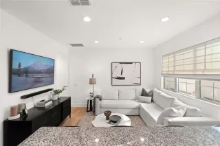 Photo #3: OC24002374 Listing