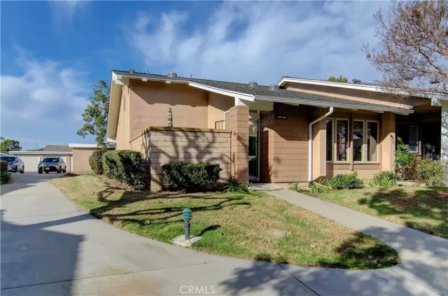 MLS: OC24002975 Condo For Sale