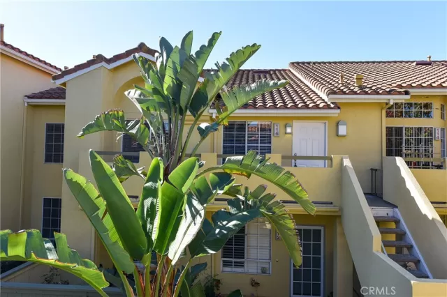 MLS: OC24003252 Condo For Sale