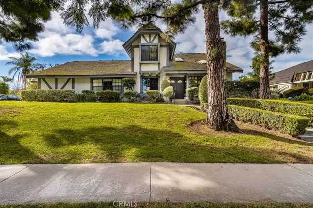 MLS: OC24003649 Condo For Sale