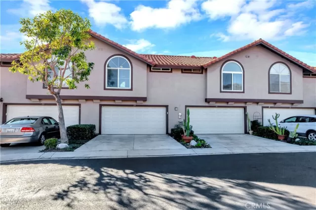 MLS: OC24003910 Condo For Sale