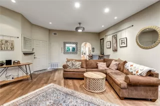 Photo #2: OC24004717 Listing