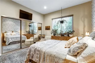 Photo #6: OC24004717 Listing