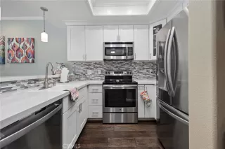 Photo #5: OC24005223 Listing 