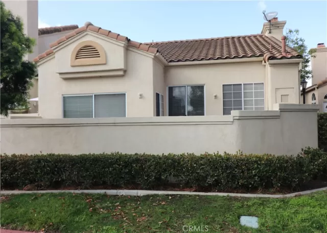 MLS: OC24006161 Condo For Sale