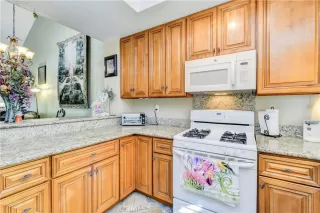 Photo #3: OC24006411 Listing