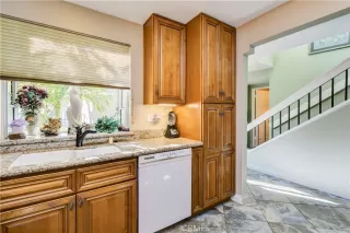 Photo #4: OC24006411 Listing