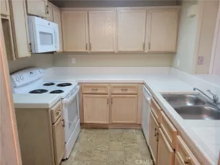 Photo #3: OC24006660 Listing 