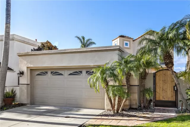 MLS: OC24007550 Condo For Sale