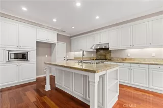 Photo #4: OC24007880 Listing 