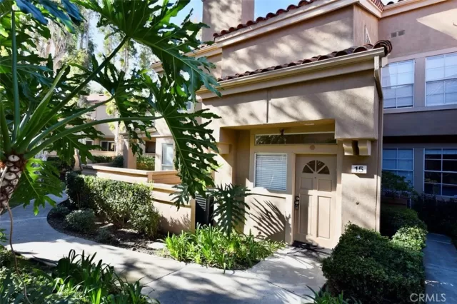 MLS: OC24008167 Condo For Sale