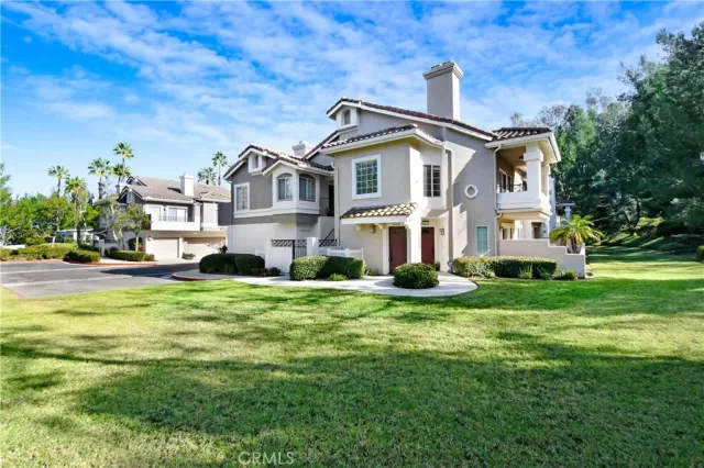 MLS: OC24008225 Condo For Sale