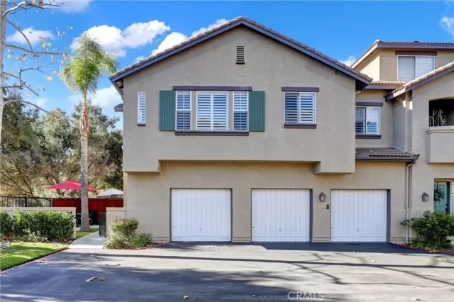 MLS: OC24008390 Condo For Sale