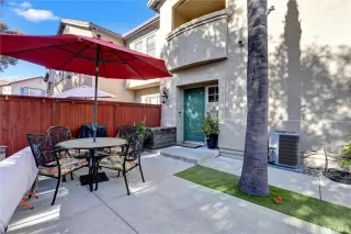 Photo #2: OC24008390 Listing