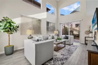 Photo #2: OC24008606 Listing 