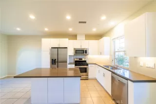 Photo #4: OC24008636 Listing