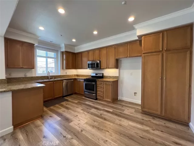 MLS: OC24008665 Condo For Sale