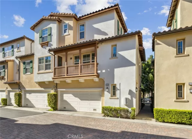 MLS: OC24009038 Condo For Sale