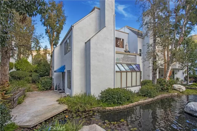 MLS: OC24009219 Condo For Sale