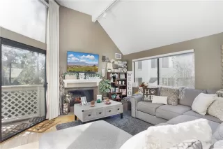 Photo #4: OC24009219 Listing 