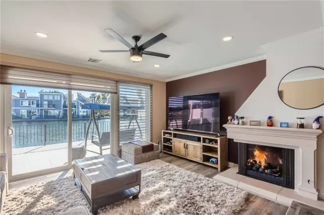 MLS: OC24009486 Condo For Sale