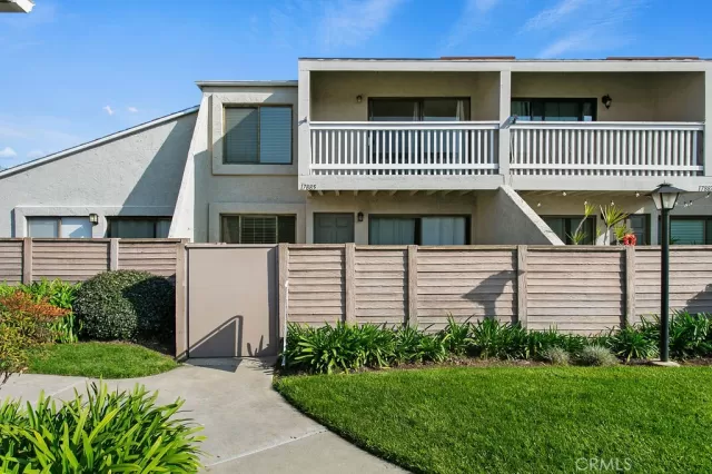 MLS: OC24009784 Condo For Sale