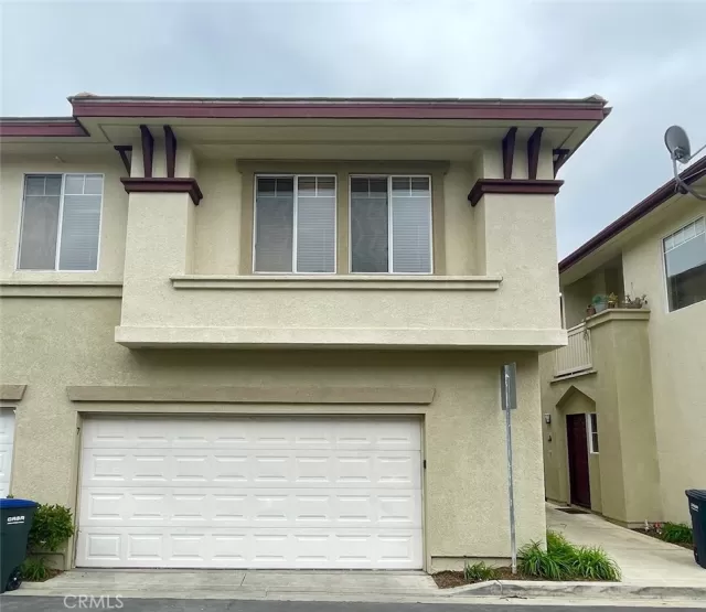 MLS: OC24010039 Condo For Sale