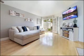 Photo #4: OC24011237 Listing 