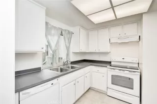 Photo #5: OC24011538 Listing