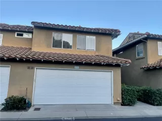 Photo #2: OC24011987 Listing 