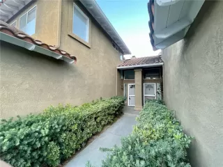 Photo #4: OC24011987 Listing 