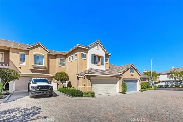 MLS: OC24012190 Condo For Sale