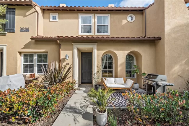 MLS: OC24012455 Condo For Sale