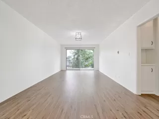 Photo #4: OC24012561 Listing 