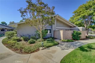 Photo #3: OC24013233 Listing 